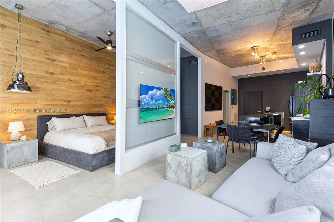 待售: $590,000 (1 贝兹, 1 浴室, 802 平方英尺)