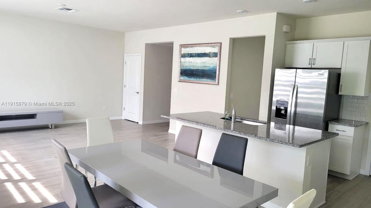 En Venta: $665,000 (3 camas, 2 baños, 1776 Pies cuadrados)