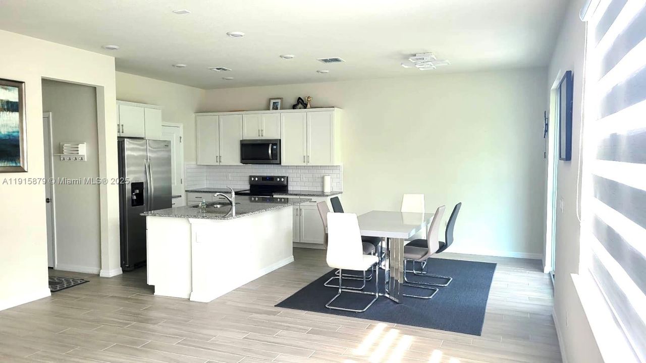 En Venta: $665,000 (3 camas, 2 baños, 1776 Pies cuadrados)