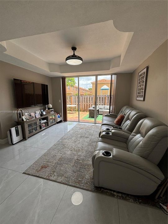 For Sale: $559,900 (4 beds, 3 baths, 1546 Square Feet)