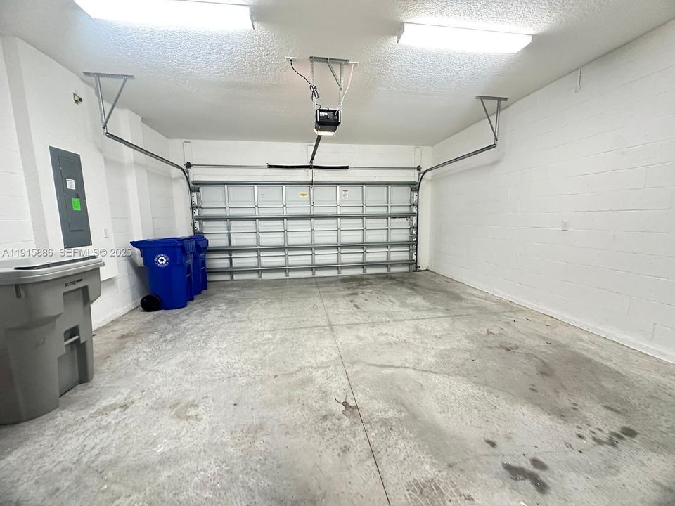 В аренду: $2,700 (2 спален, 2 ванн, 1577 Квадратных фут)