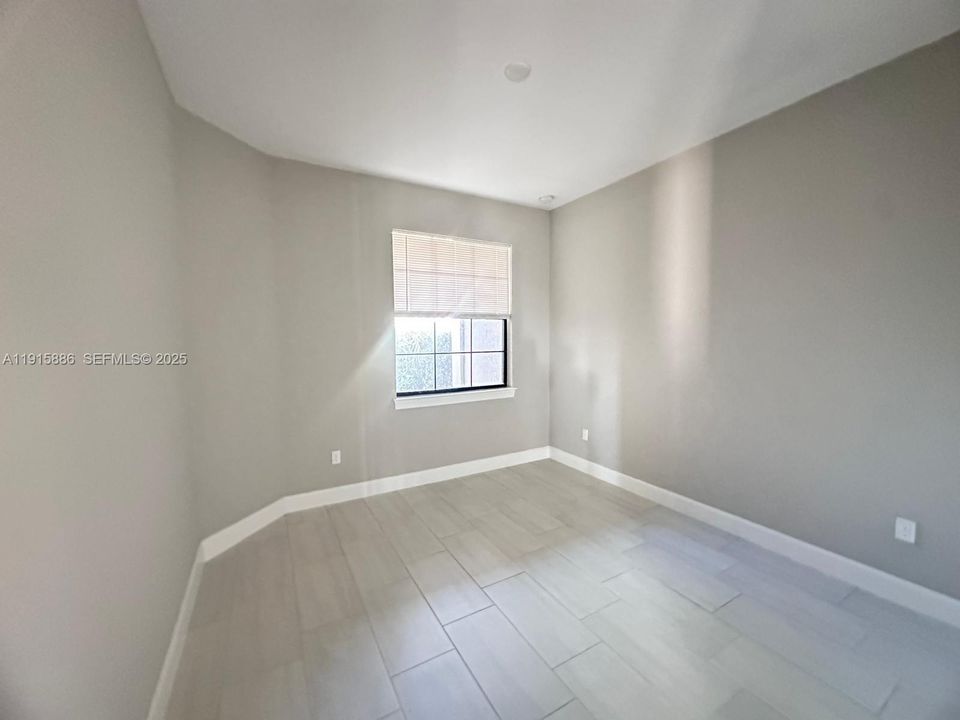 В аренду: $2,700 (2 спален, 2 ванн, 1577 Квадратных фут)