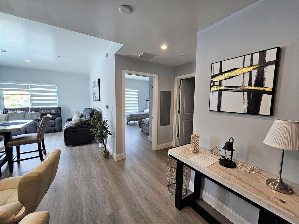 For Sale: $649,000 (2 beds, 2 baths, 1170 Square Feet)