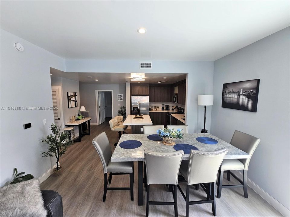 For Sale: $649,000 (2 beds, 2 baths, 1170 Square Feet)