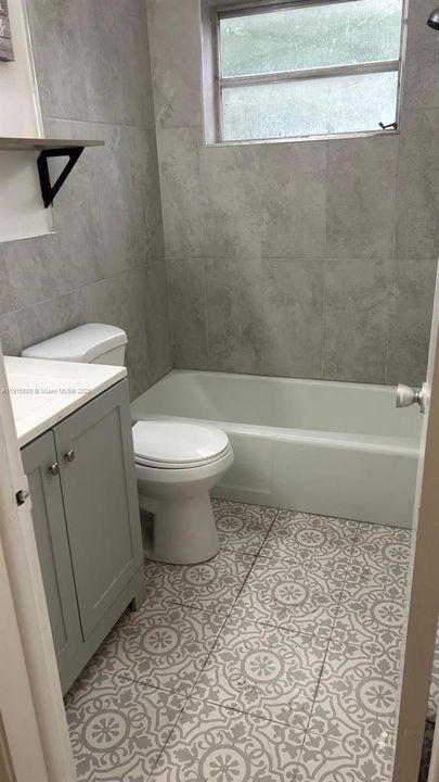 For Sale: $159,500 (1 beds, 1 baths, 576 Square Feet)