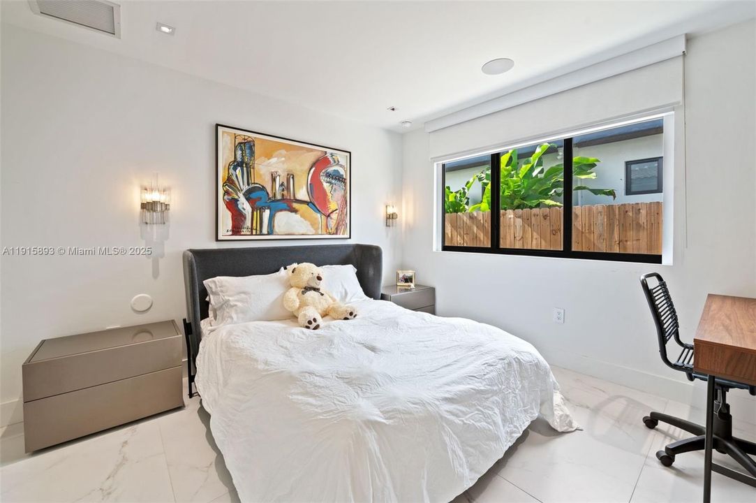 For Sale: $5,500,000 (4 beds, 5 baths, 2770 Square Feet)