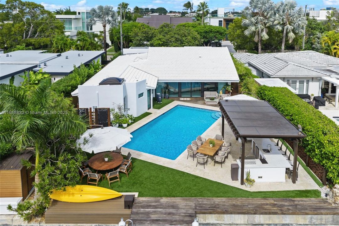 For Sale: $5,500,000 (4 beds, 5 baths, 2770 Square Feet)