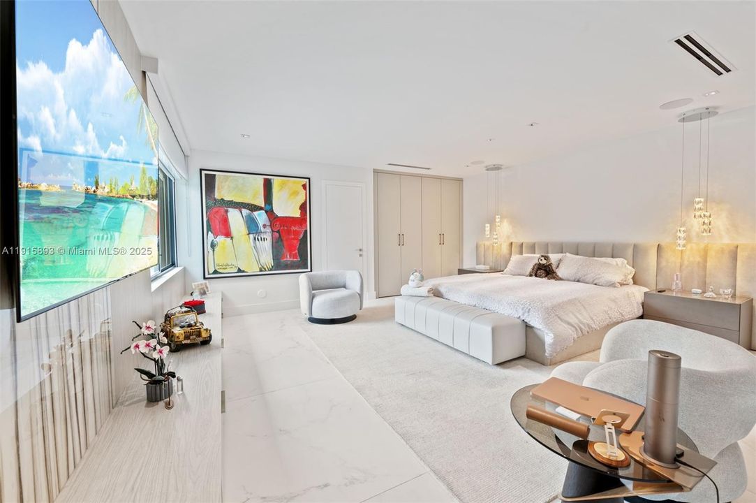 For Sale: $5,500,000 (4 beds, 5 baths, 2770 Square Feet)