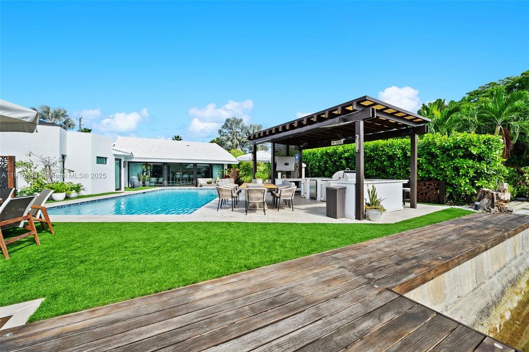 For Sale: $5,500,000 (4 beds, 5 baths, 2770 Square Feet)