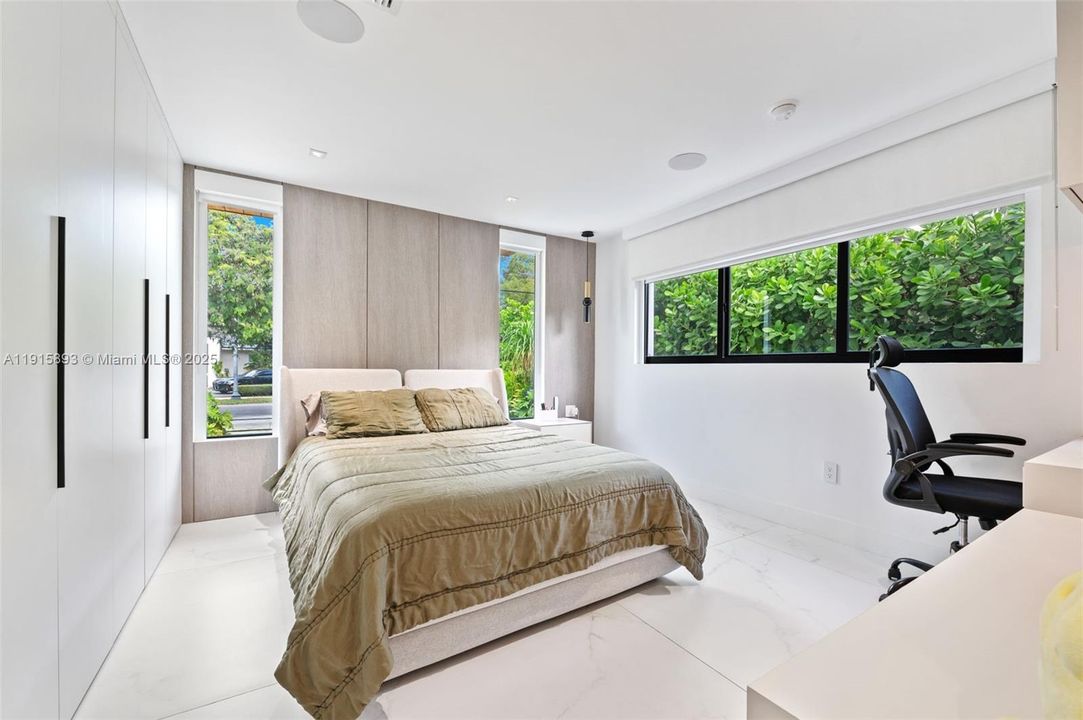 For Sale: $5,500,000 (4 beds, 5 baths, 2770 Square Feet)