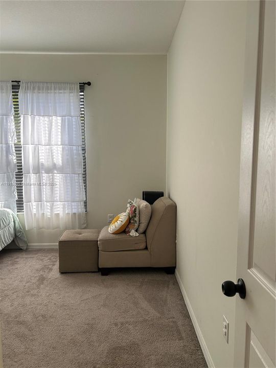 For Sale: $337,000 (3 beds, 2 baths, 1634 Square Feet)