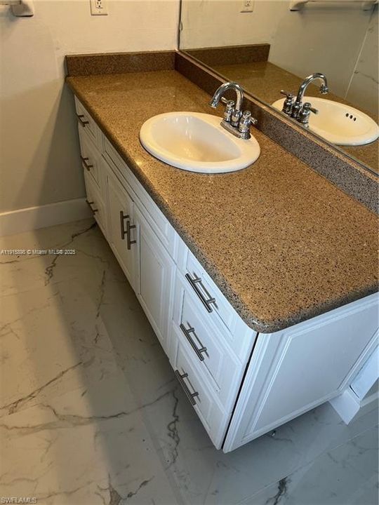 待售: $638,900 (5 贝兹, 3 浴室, 2585 平方英尺)