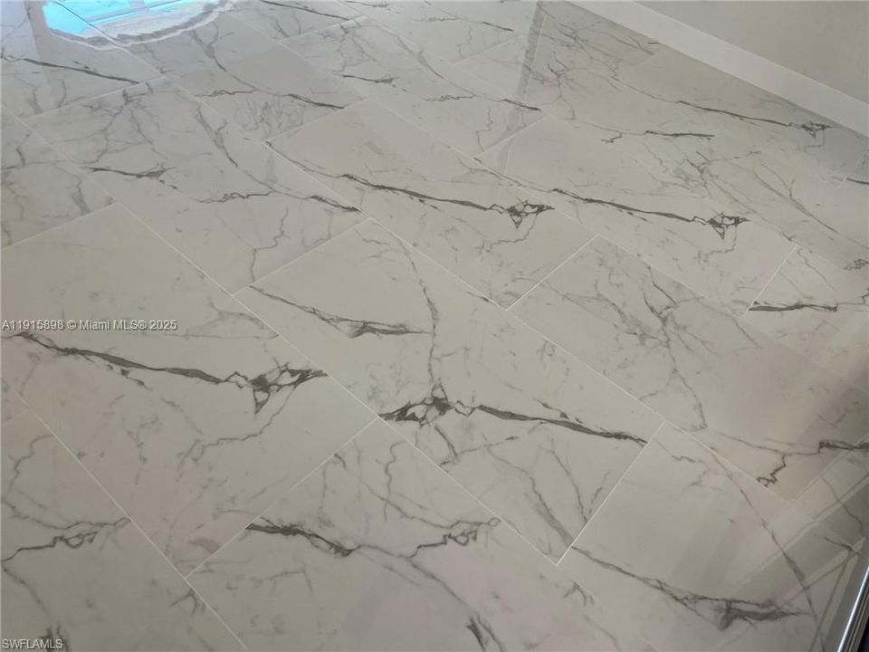 待售: $638,900 (5 贝兹, 3 浴室, 2585 平方英尺)