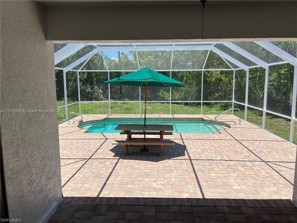 待售: $638,900 (5 贝兹, 3 浴室, 2585 平方英尺)