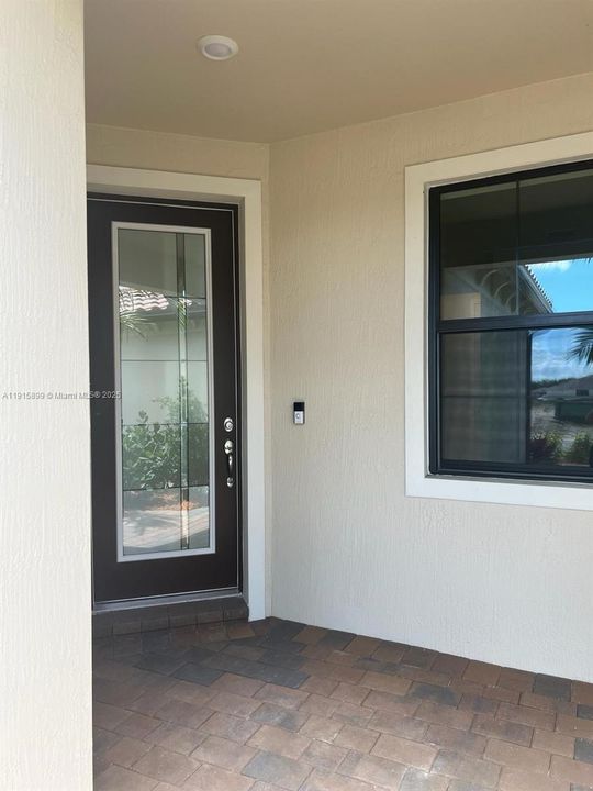 出租: $3,100 (2 贝兹, 2 浴室, 1584 平方英尺)