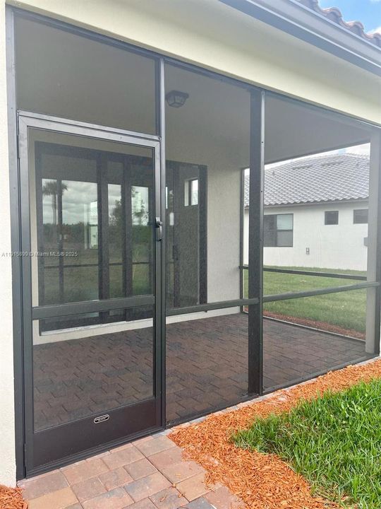 出租: $3,100 (2 贝兹, 2 浴室, 1584 平方英尺)