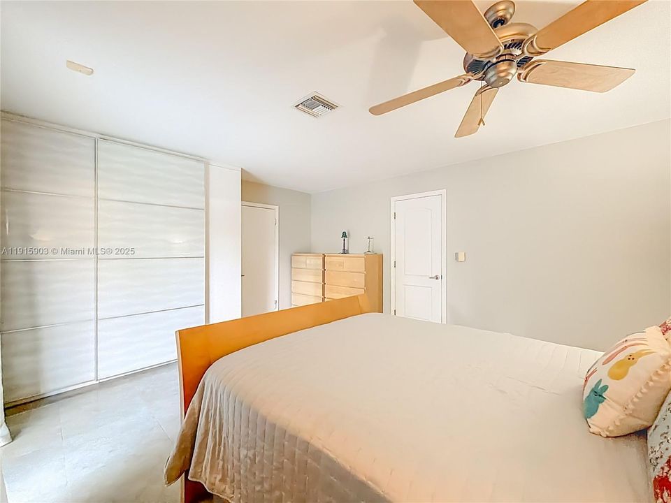 待售: $690,000 (3 贝兹, 2 浴室, 1805 平方英尺)