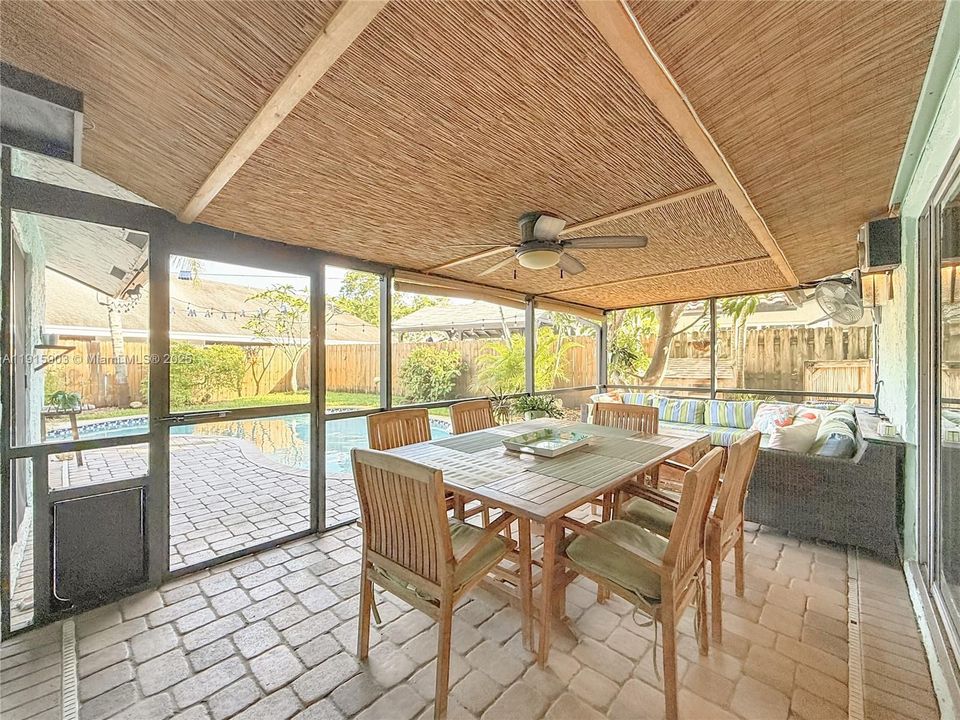 待售: $690,000 (3 贝兹, 2 浴室, 1805 平方英尺)