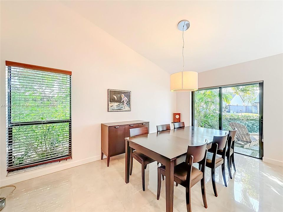 待售: $690,000 (3 贝兹, 2 浴室, 1805 平方英尺)