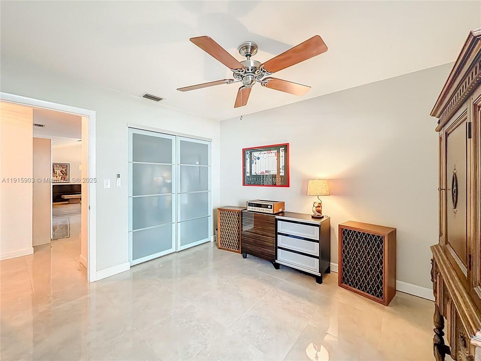 待售: $690,000 (3 贝兹, 2 浴室, 1805 平方英尺)