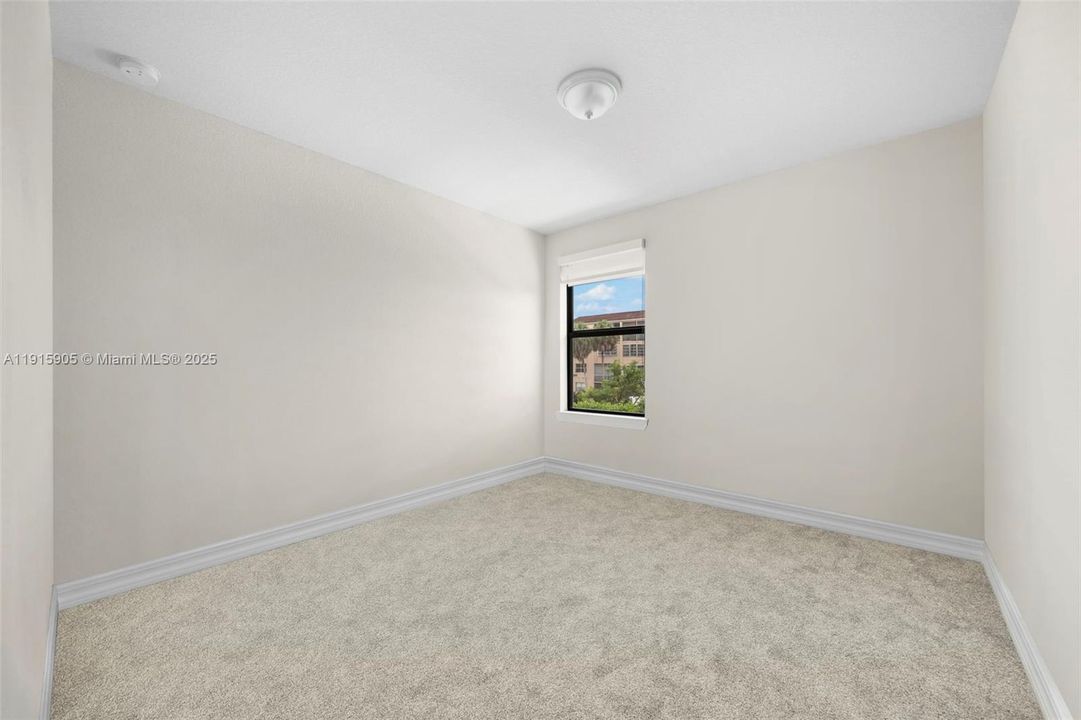 出租: $5,200 (4 贝兹, 2 浴室, 2299 平方英尺)