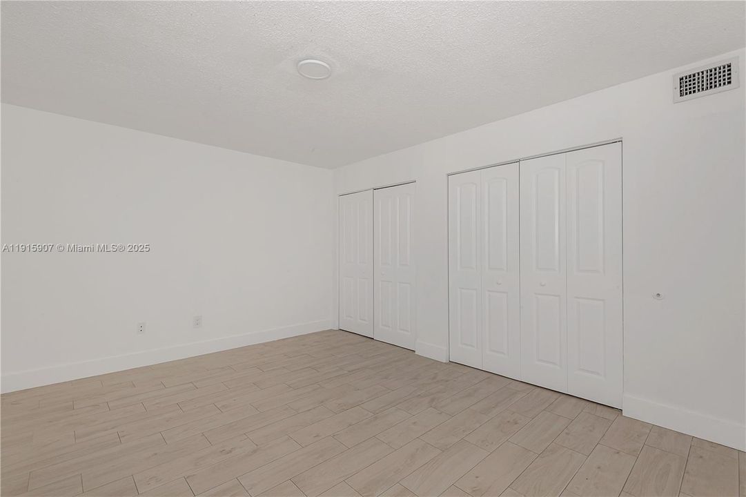 合同活跃: $2,100 (1 贝兹, 1 浴室, 660 平方英尺)