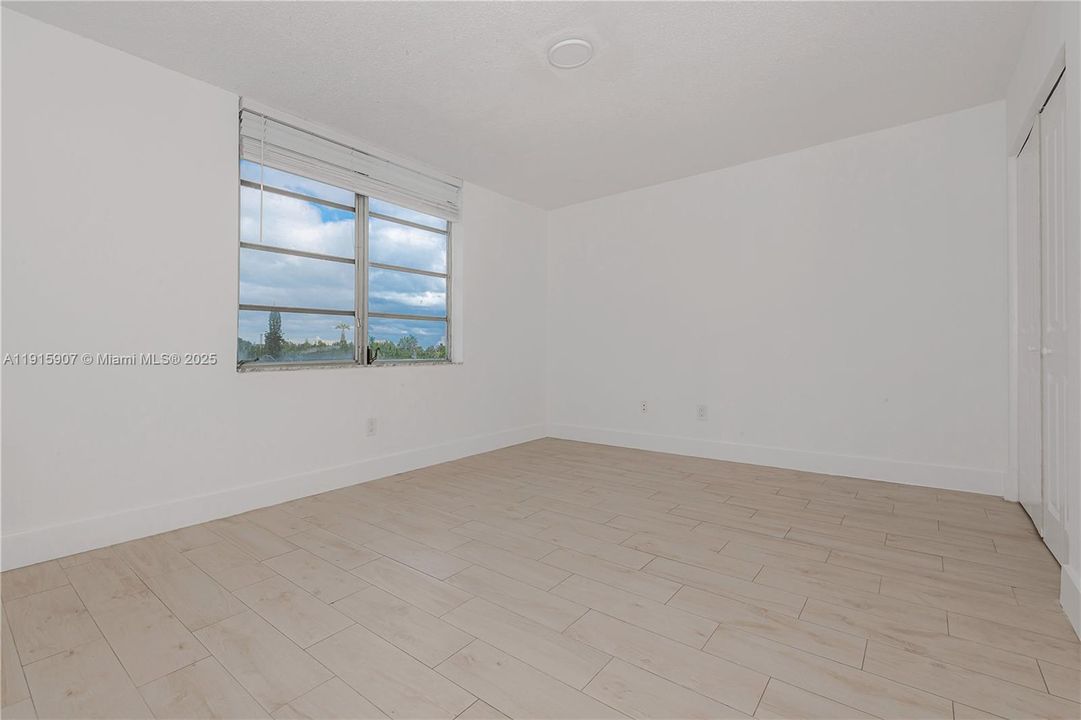 合同活跃: $2,100 (1 贝兹, 1 浴室, 660 平方英尺)