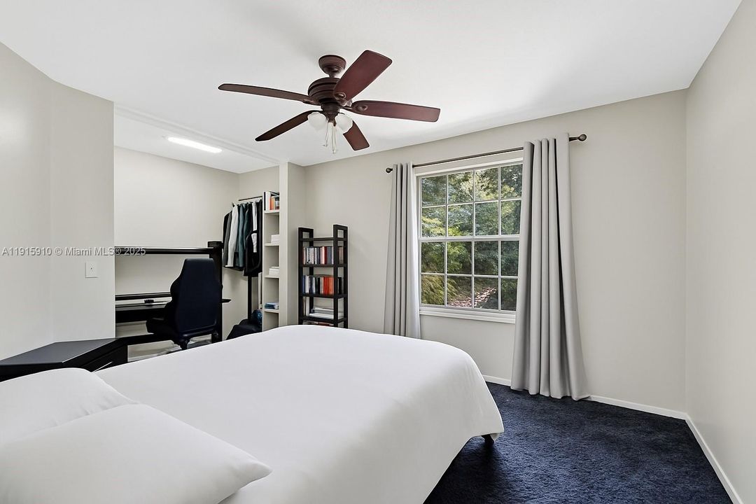 For Sale: $600,000 (5 beds, 2 baths, 2693 Square Feet)