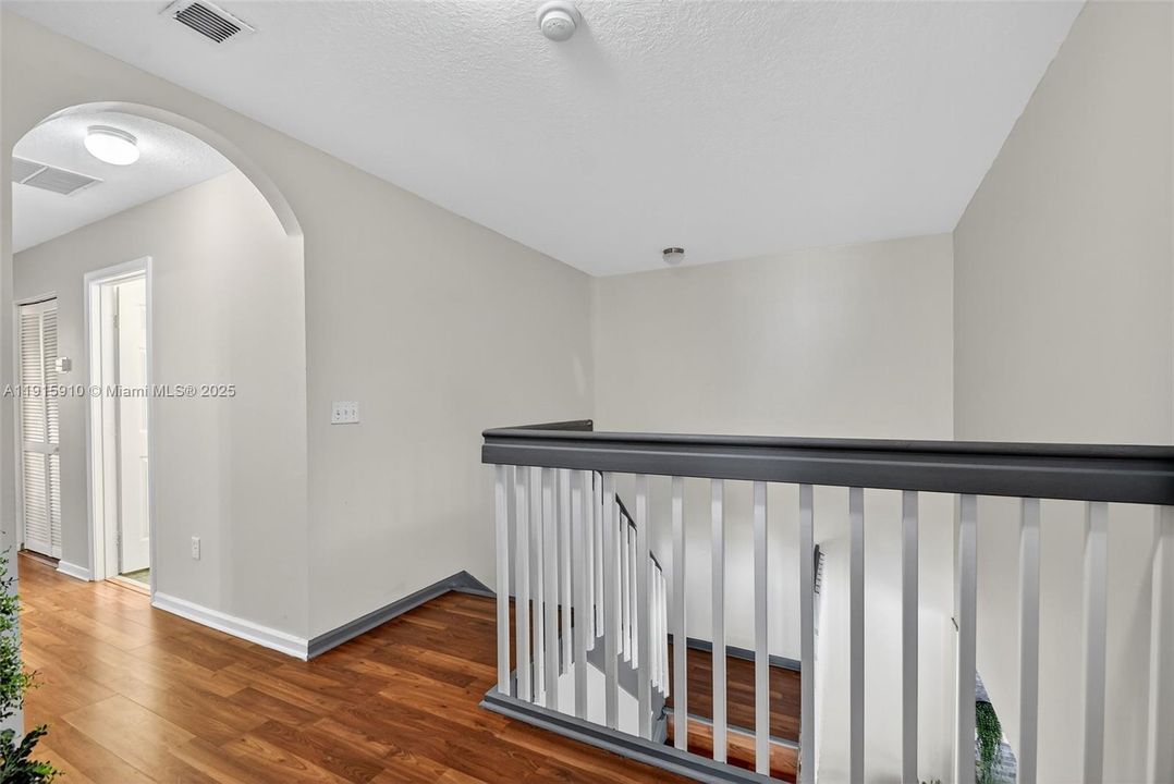 For Sale: $600,000 (5 beds, 2 baths, 2693 Square Feet)