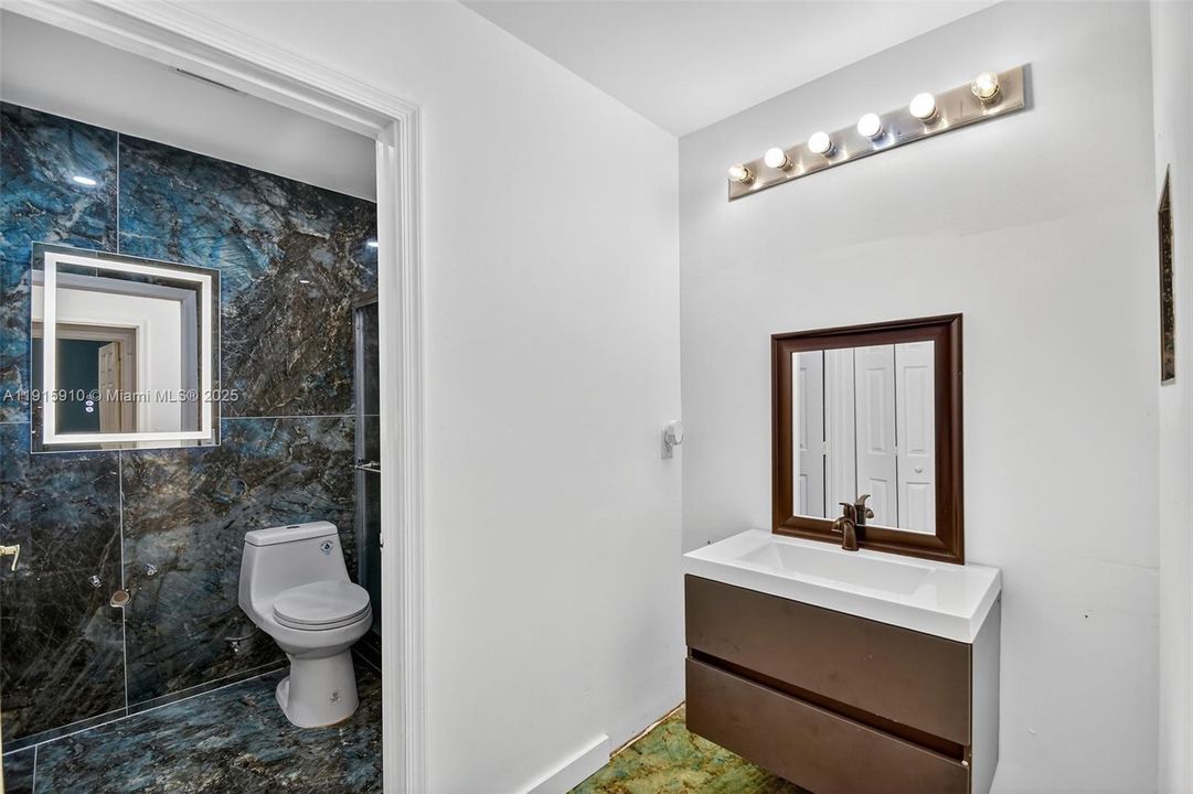 For Sale: $600,000 (5 beds, 2 baths, 2693 Square Feet)