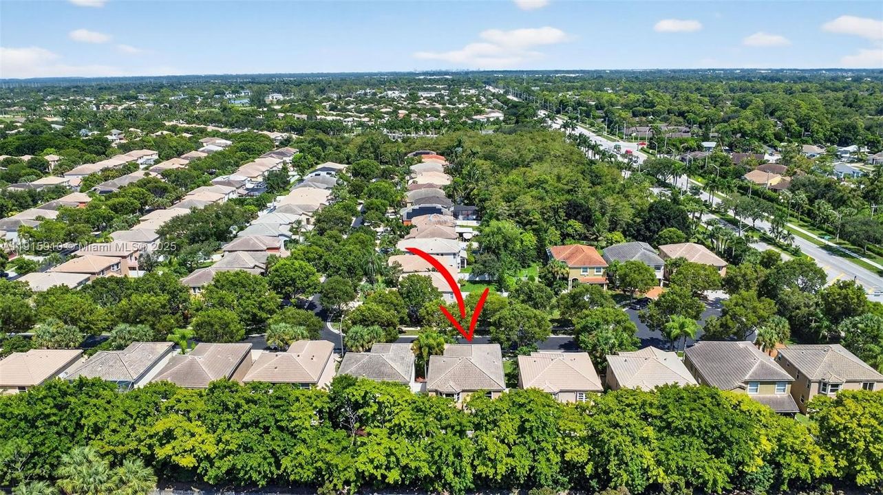 For Sale: $600,000 (5 beds, 2 baths, 2693 Square Feet)