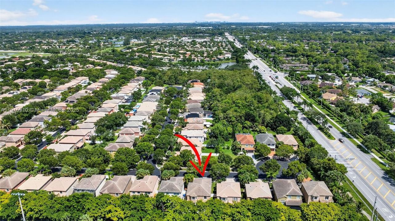 For Sale: $600,000 (5 beds, 2 baths, 2693 Square Feet)