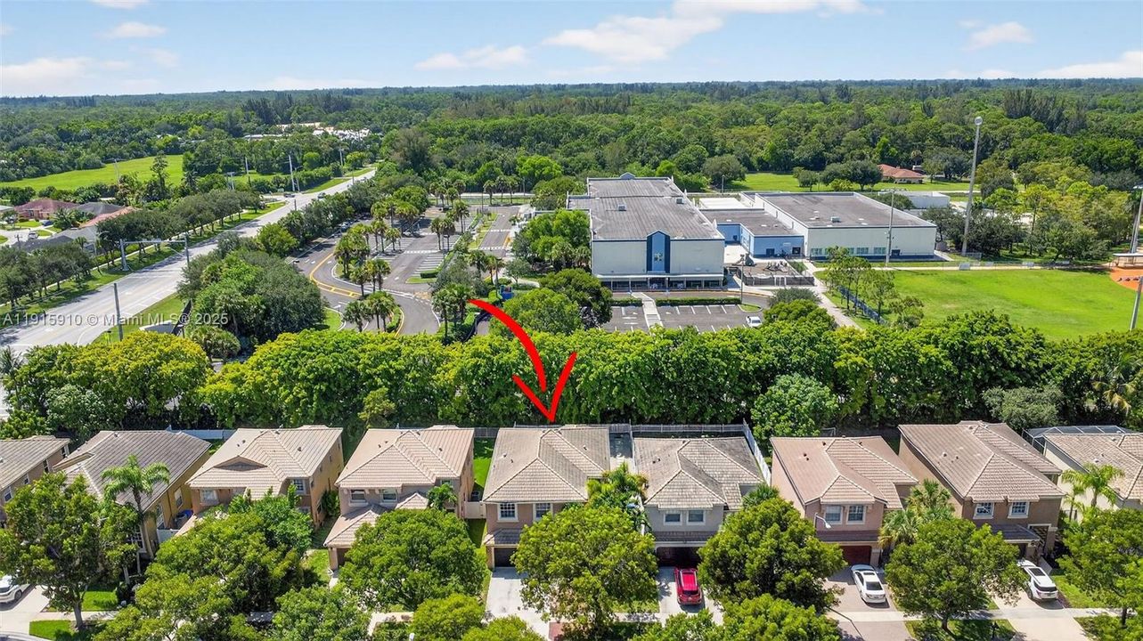 For Sale: $600,000 (5 beds, 2 baths, 2693 Square Feet)