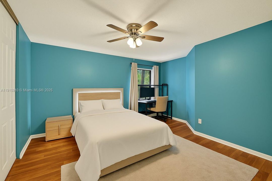 For Sale: $600,000 (5 beds, 2 baths, 2693 Square Feet)