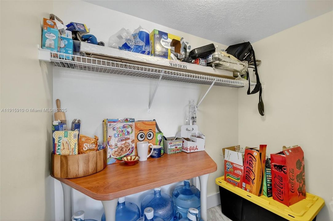 For Sale: $600,000 (5 beds, 2 baths, 2693 Square Feet)