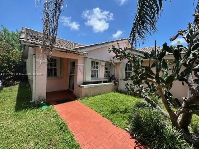 待售: $356,000 (4 贝兹, 2 浴室, 1720 平方英尺)