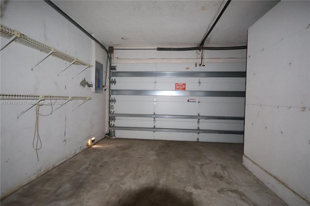 待售: $356,000 (4 贝兹, 2 浴室, 1720 平方英尺)