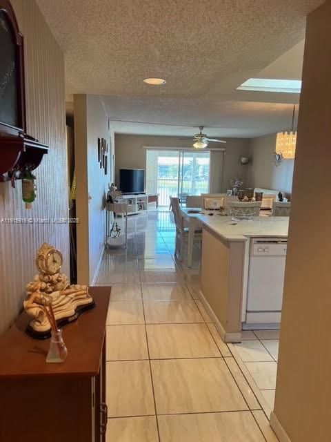 For Sale: $256,000 (2 beds, 2 baths, 1192 Square Feet)