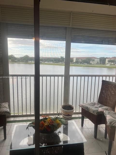 For Sale: $256,000 (2 beds, 2 baths, 1192 Square Feet)