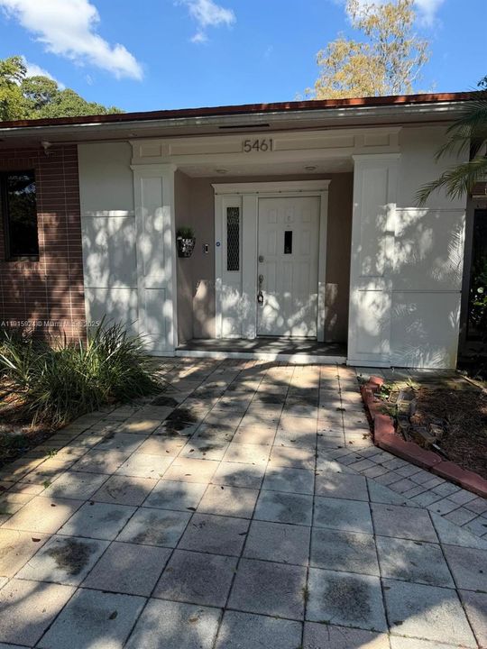 待售: $995,000 (4 贝兹, 2 浴室, 2727 平方英尺)