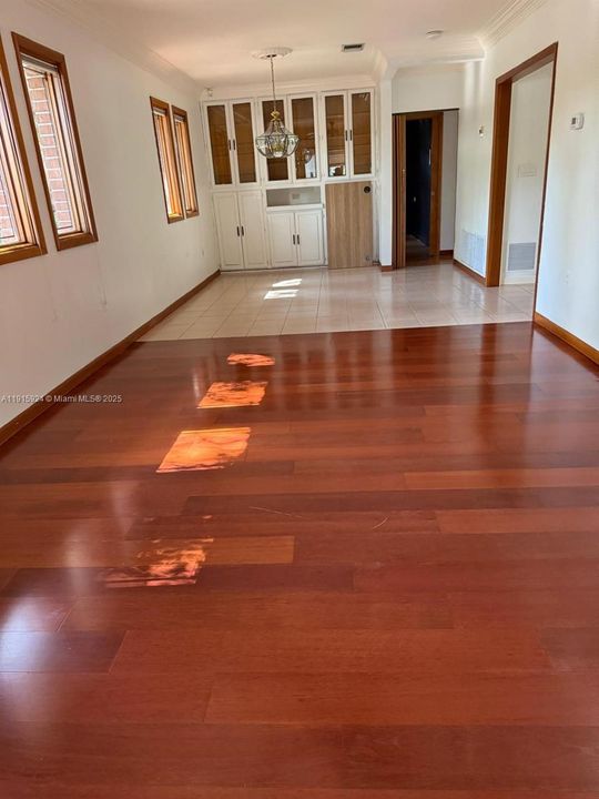 待售: $995,000 (4 贝兹, 2 浴室, 2727 平方英尺)