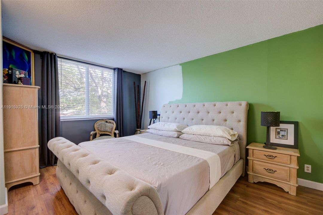 En Venta: $240,000 (2 camas, 2 baños, 900 Pies cuadrados)