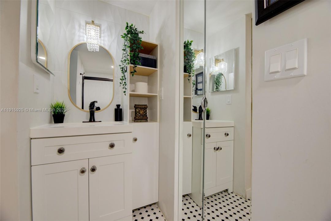 En Venta: $240,000 (2 camas, 2 baños, 900 Pies cuadrados)