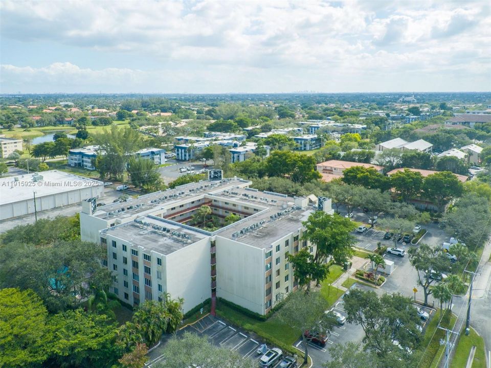 En Venta: $240,000 (2 camas, 2 baños, 900 Pies cuadrados)