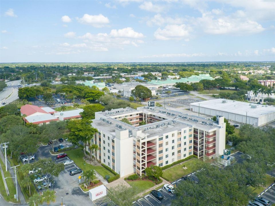 En Venta: $240,000 (2 camas, 2 baños, 900 Pies cuadrados)