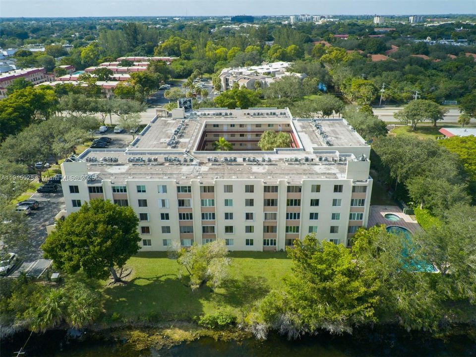 En Venta: $240,000 (2 camas, 2 baños, 900 Pies cuadrados)