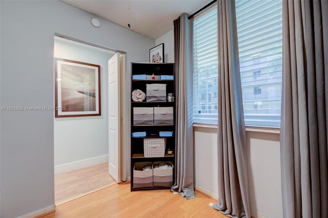 En Venta: $240,000 (2 camas, 2 baños, 900 Pies cuadrados)