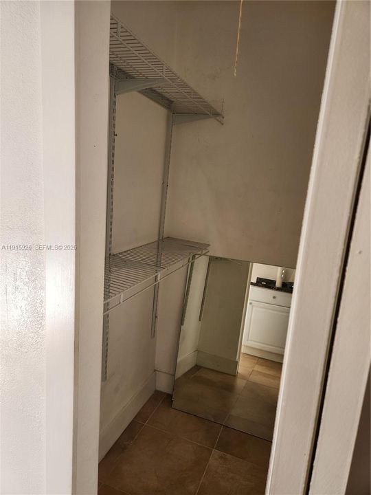 出租: $1,300 (0 贝兹, 1 浴室, 1173 平方英尺)