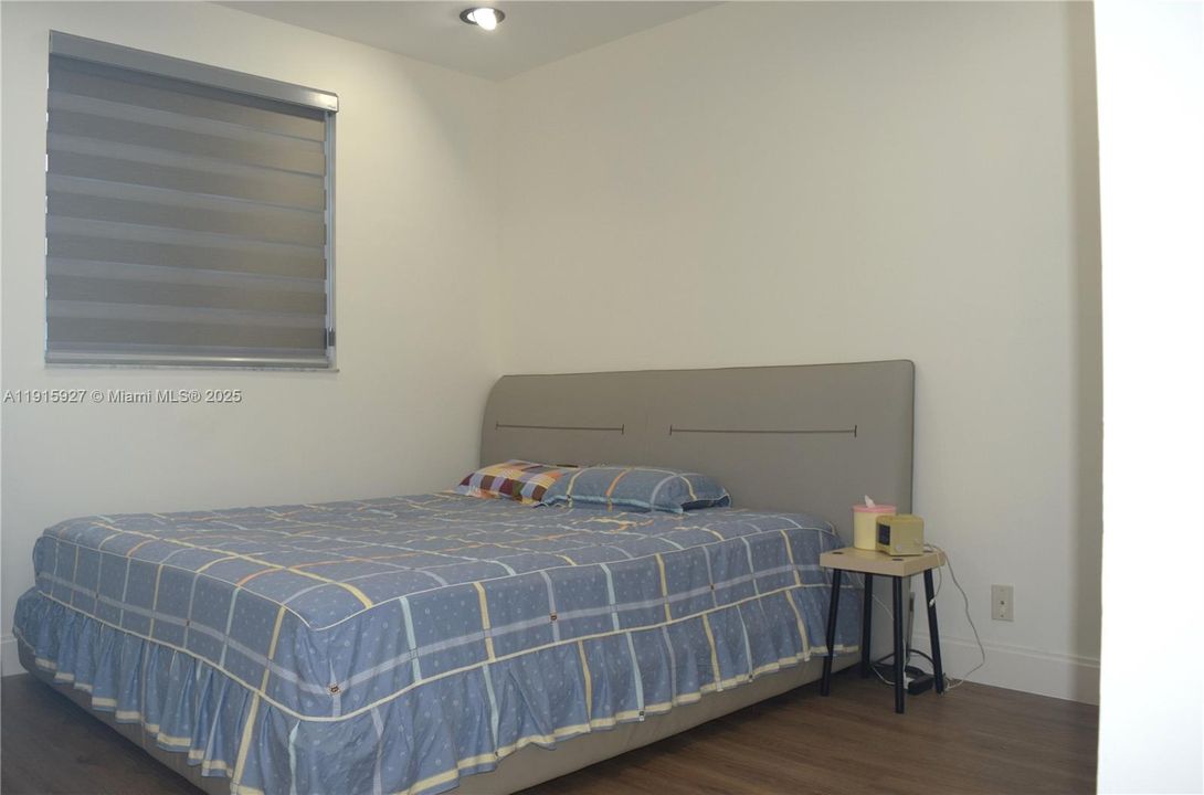 出租: $6,000 (5 贝兹, 3 浴室, 2941 平方英尺)