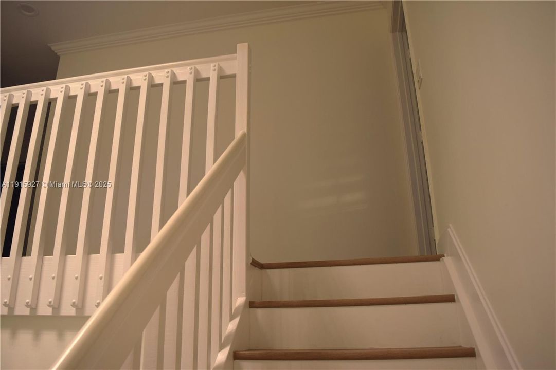 出租: $6,000 (5 贝兹, 3 浴室, 2941 平方英尺)